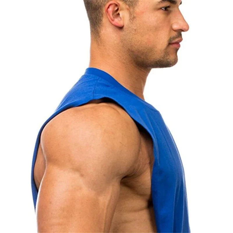 Débardeurs homme coupe débardeur côtés découpés emmanchures basses sans manches pour le sport, le fitness, le jogging en extérieur