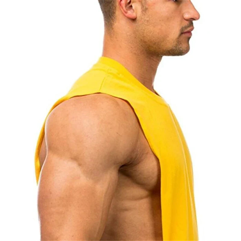Débardeurs homme coupe débardeur côtés découpés emmanchures basses sans manches pour le sport, le fitness, le jogging en extérieur